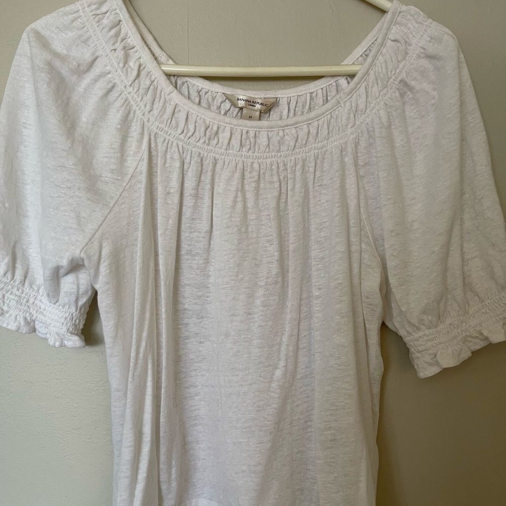 Banana Republic linen top.  Size Medium.